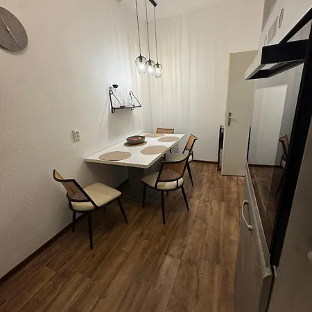 Gemuetliche 2-raum-wohnung لبسيا